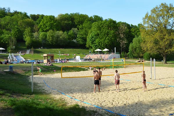 Freibad Harleshausen Freiflächen