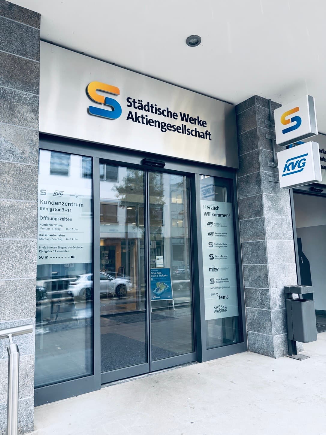 Automatische Schiebetür Kundenzentrum der Städtische Werke AG